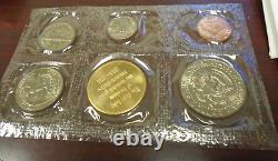 Lot of Nine (9) 1985 P & D Uncirculated Commemorative Coin U. S. Mint Sets