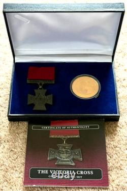 Victoria Cross Gold Fully Layered 24 Carat Commemorative Set In Case with COA