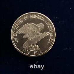 1776-1976 George Washington. Boîte et certificat de pièce commémorative en or fin de 500.