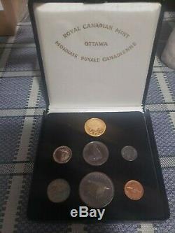 1867-1967 Ensemble Du Centenaire Avec 20 $ Gold Coin