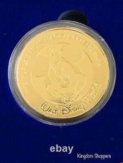 2021 Walt Disney World 50e Anniversaire Mickey Commemorative Gold Coin Le 4000