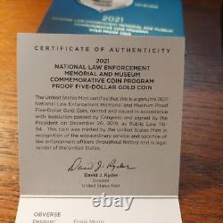 Boîte et Certificat d'Authenticité de la Pièce en Or Proof de 5 $ du Mémorial National des Forces de l'Ordre 2021
