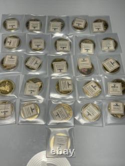 Ensemble de 28 pièces de monnaie colossales en proof de 2,75 pouces de la Monnaie américaine, 1 certificat d'authenticité manquant, plaqué or.