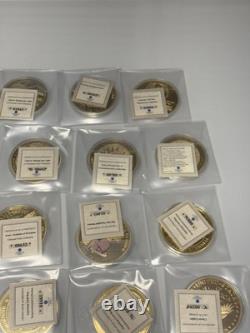 Ensemble de 28 pièces de monnaie colossales en proof de 2,75 pouces de la Monnaie américaine, 1 certificat d'authenticité manquant, plaqué or.