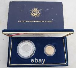 Ensemble de pièces de monnaie commémoratives de la Constitution de l'US Mint de 1987, comprenant un dollar en argent et un billet de cinq dollars en or.