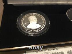 Ensemble de pièces en argent et or d'inauguration de George W. Bush 2001, boîte en feutre avec certificat d'authenticité, à voir.