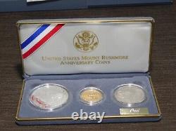 US Mint 1991 Mt Rushmore Anniversary 3 Coin $5 West Pt Gold & Silver Proof Set  <br/>  	<br/> La Monnaie des États-Unis 1991 Mt Rushmore Anniversaire Ensemble de preuve en or et en argent de 3 pièces de $5 West Pt