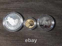 US Mint 1991 Mt Rushmore Anniversary 3 Coin $5 West Pt Gold & Silver Proof Set   <br/>	

	<br/>

 La Monnaie des États-Unis 1991 Mt Rushmore Anniversaire Ensemble de preuve en or et en argent de 3 pièces de $5 West Pt